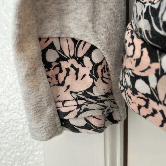 Ampersand Ave double hood sweatshirt -that’s show biz - Picture 6 of 8